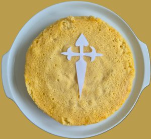 tarta de Santiago antes de añadir el azúcar glas